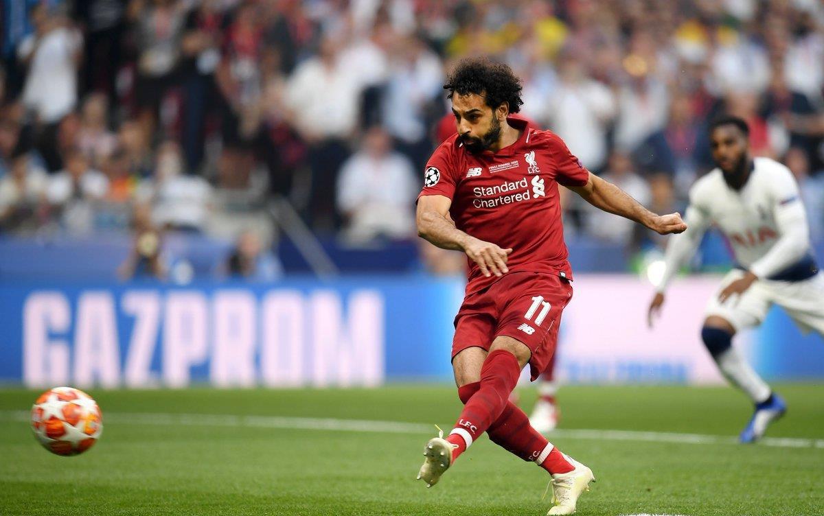 英媒：热刺打算在明年夏天签下荷兰国脚中卫范黑克（英媒：热刺计划明夏引进荷兰国脚中卫范黑克）