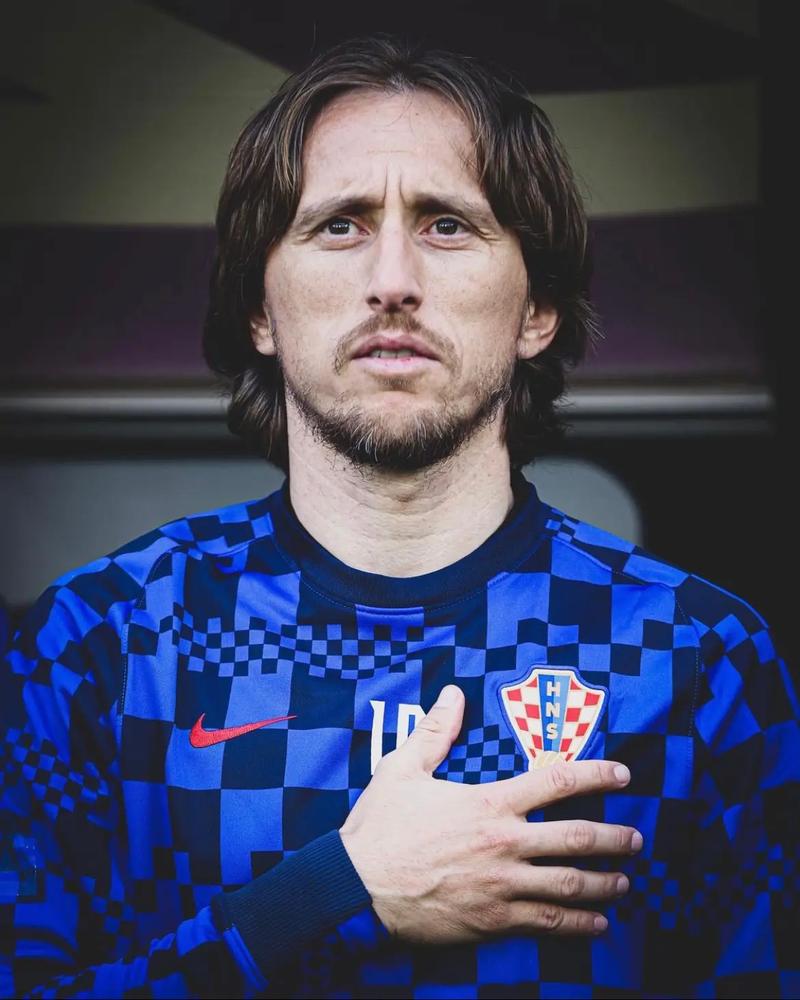 篮球勇士三分手感火热，全队命中18记三分