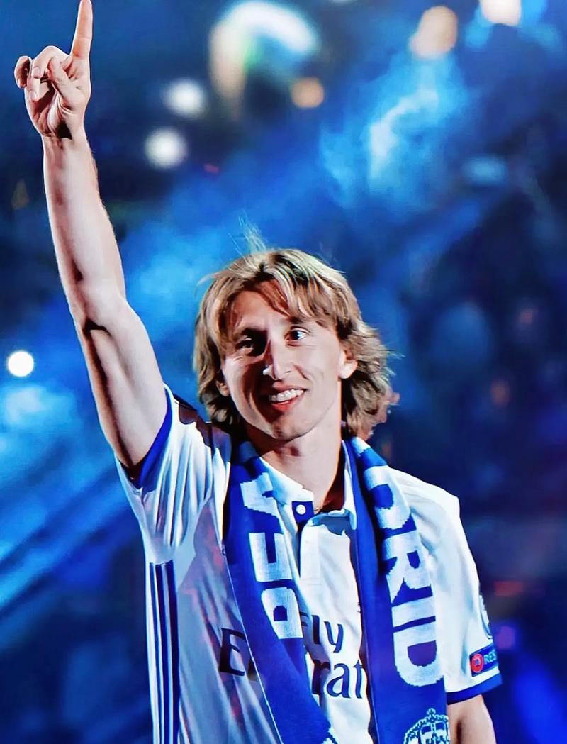 珀斯光荣vs西悉尼流浪者首发：巴巴洛塞斯领衔！塔加特、库尔在列